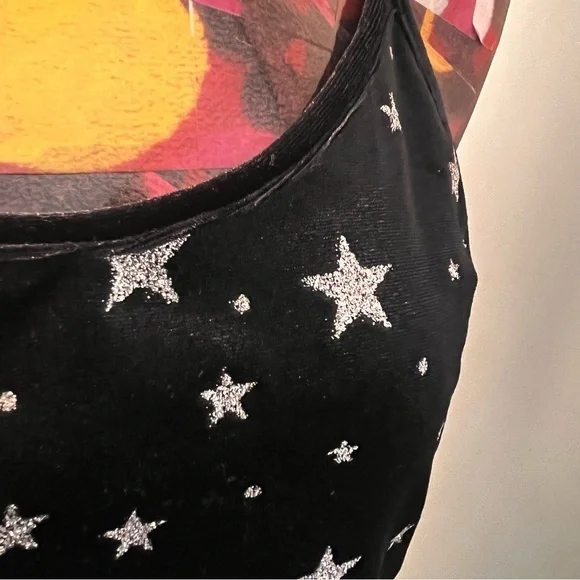 Romwe Star Print Cropped Tank Top - Picture 5 of 6